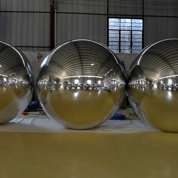 Decoration gonflable suspendue